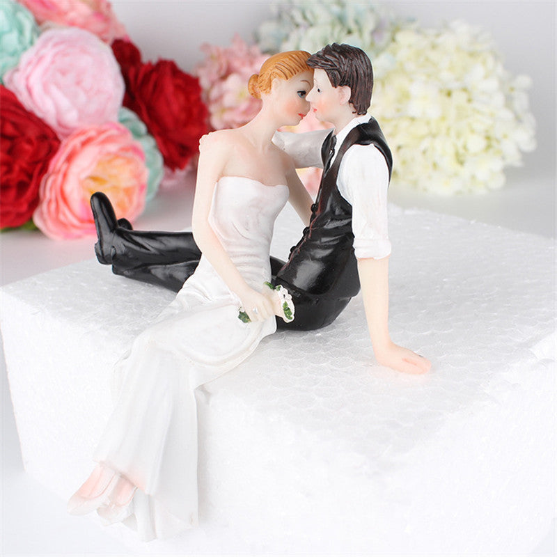 Romantic Resin Wedding Cake Topper Figurine for Engagement & Anniversary
