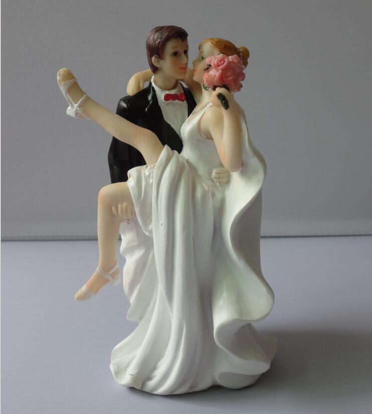 Romantic Resin Wedding Cake Topper Figurine for Engagement & Anniversary