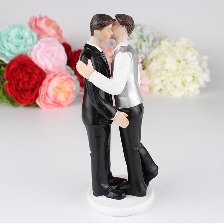 Romantic Resin Wedding Cake Topper Figurine for Engagement & Anniversary