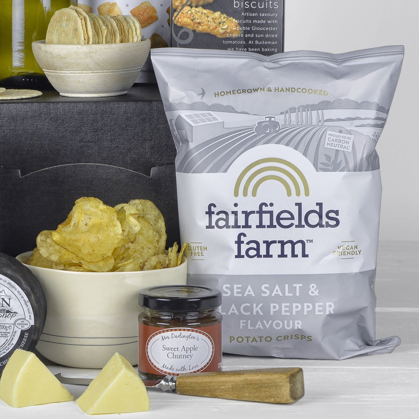 Wine & Cheese Hamper – Pinot Grigio, Arran Cheddar & Gourmet Snacks