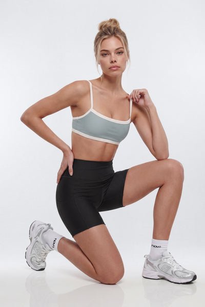 AirSculpt™ Contrast Strap Sports Bra