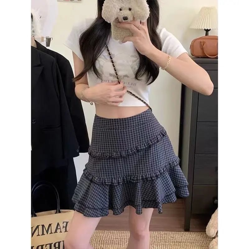 Retro plaid design, ruffled high-waisted A-line mini skirt