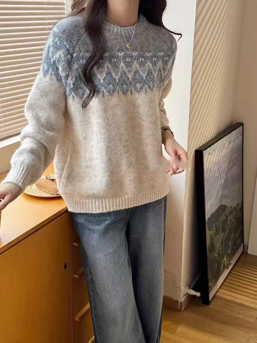 Women's Round Neck Loose Jacquard Sweater Retro Lazy