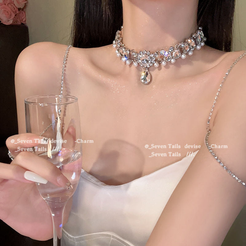 French Diamond Studded Water Droplet Flower Necklace