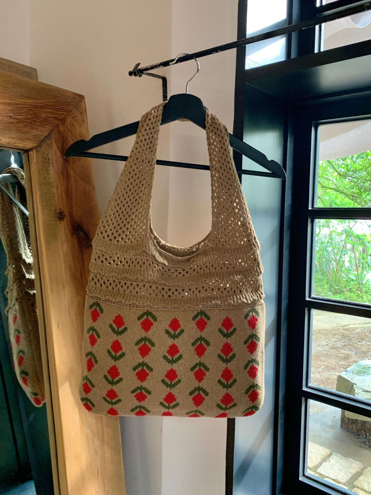 Retro Mesh Hollow Out Women's Shoulder Woven Bag