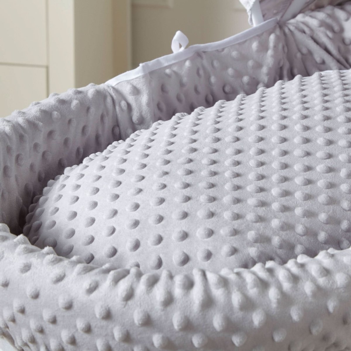 Cesta de Moisés para Bebé de Mimbre Blanco con Soporte, Color Gris Topo