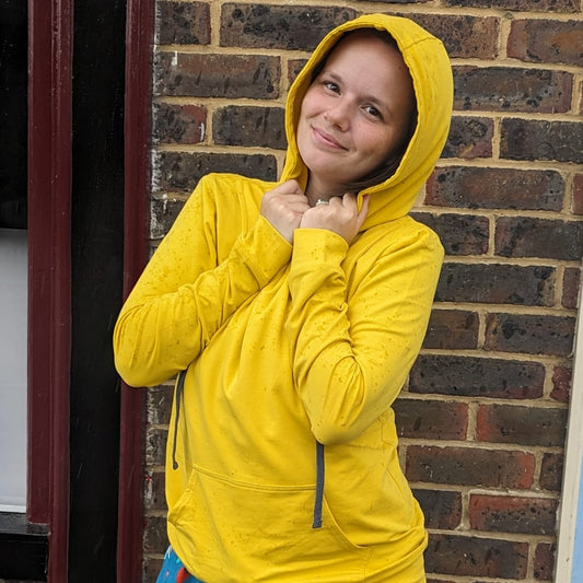 Gelber Stillhoodie