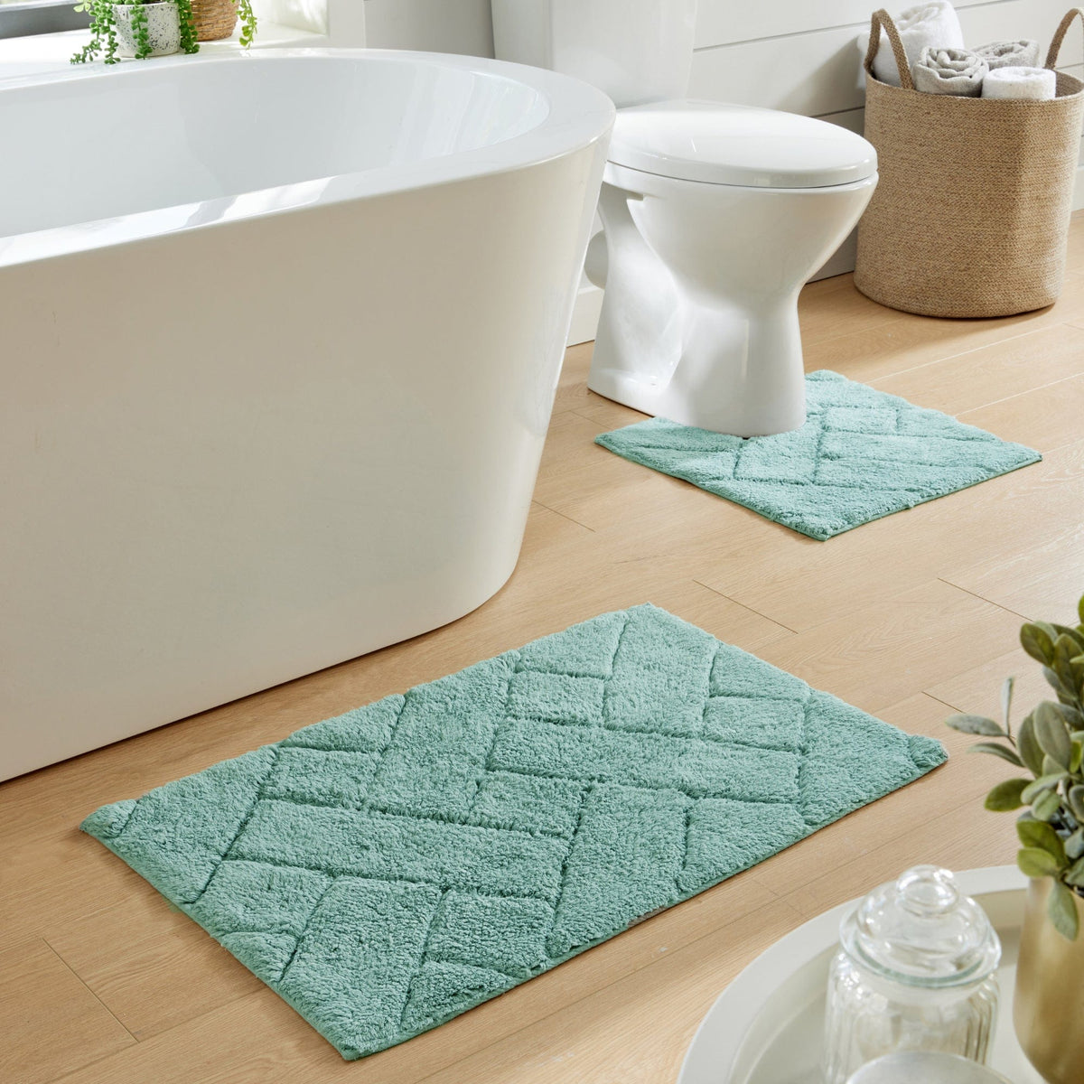 Bali Bath Mat And Pedestal Set | Super Absorbent | Non-Slip | Machine Washable | 100% Cotton