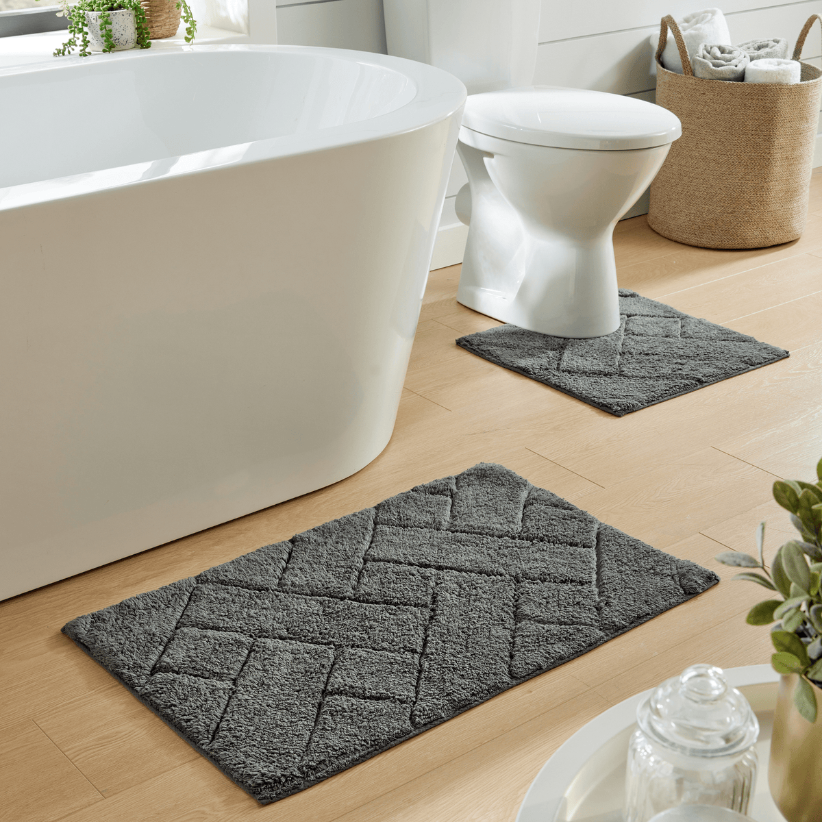 Bali Bath Mat And Pedestal Set | Super Absorbent | Non-Slip | Machine Washable | 100% Cotton