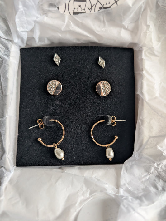 Oriflame Fashion Ohrring-Set – Perlenohrstecker und -Creolen