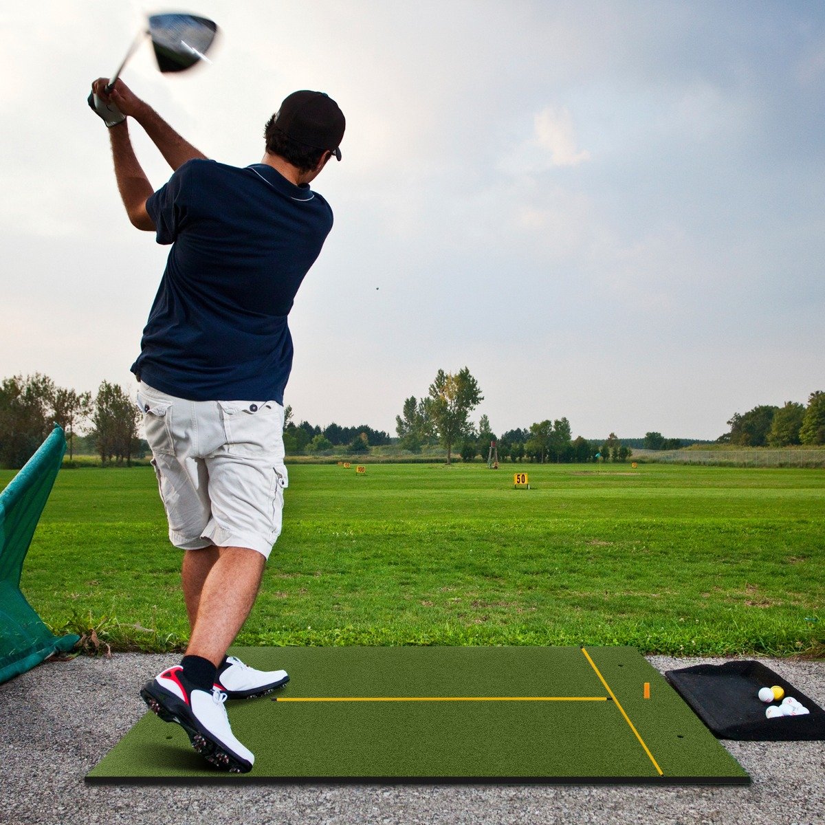 Golf Hitting Mat Includes 2 Rubber Tees and 2 Alignment Sticks-L
