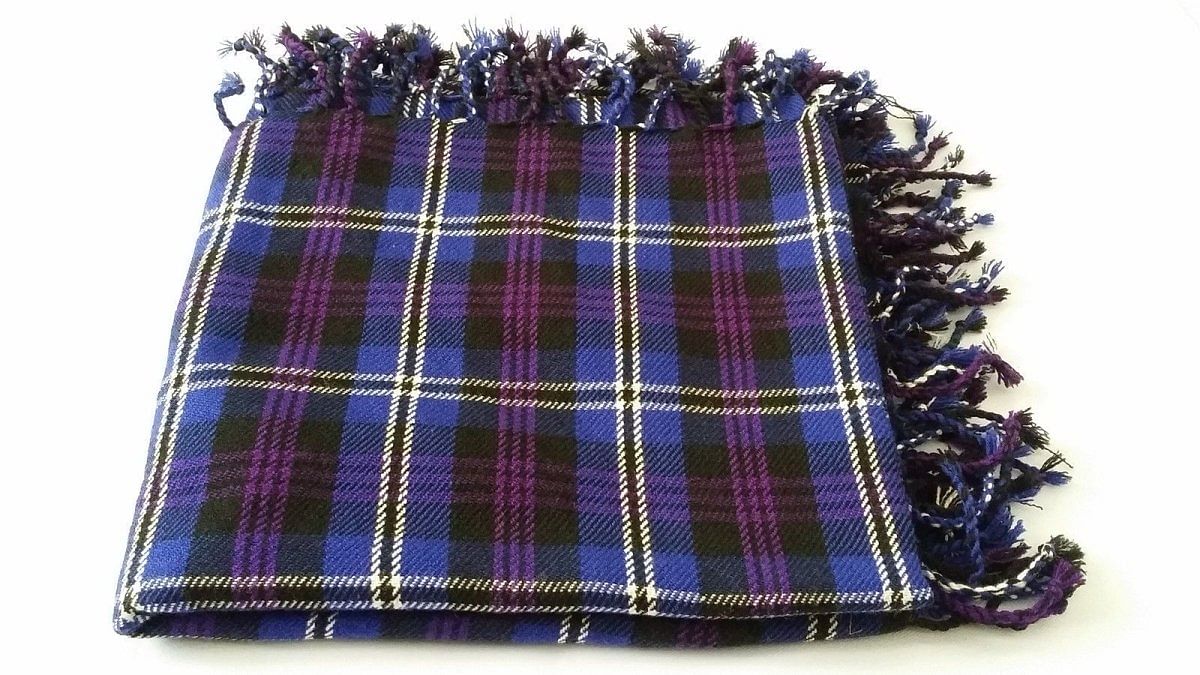 Traditional Scottish Highland Acrylic Wool Tartan Fly Plaids with Thistle Brooch