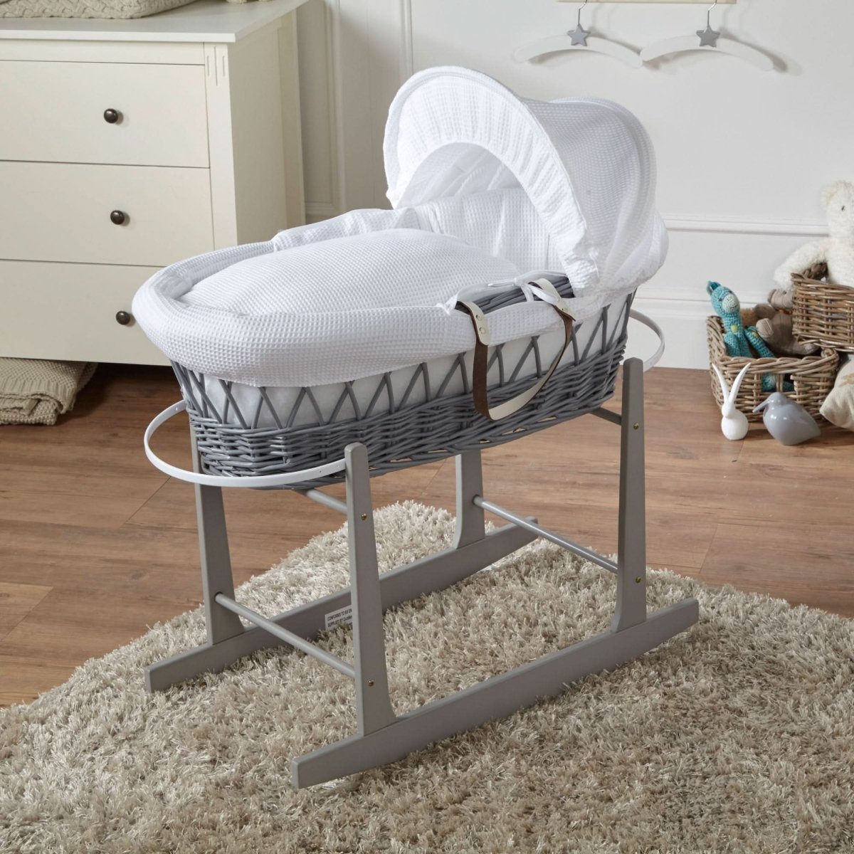 Cesta Moisés de bebé con soporte de mimbre gris y gofre blanco