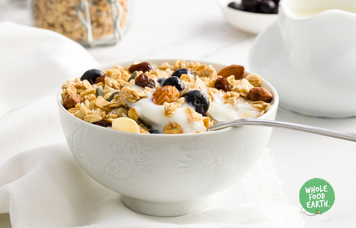Muesli Premium para Desayuno  Una mezcla de copos con fruta deshidratada, frutos secos y semillas